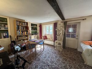 DINING AREA- click for photo gallery